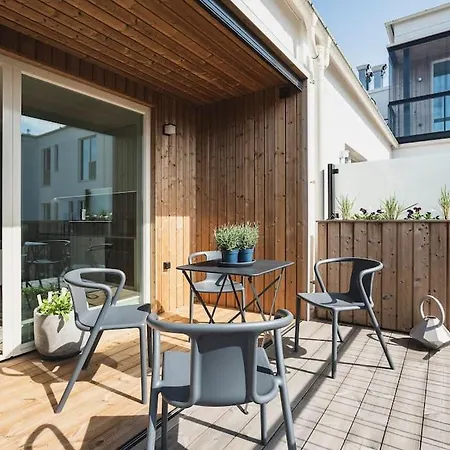 Modern 3r Home, Ac, Seaview, Parking